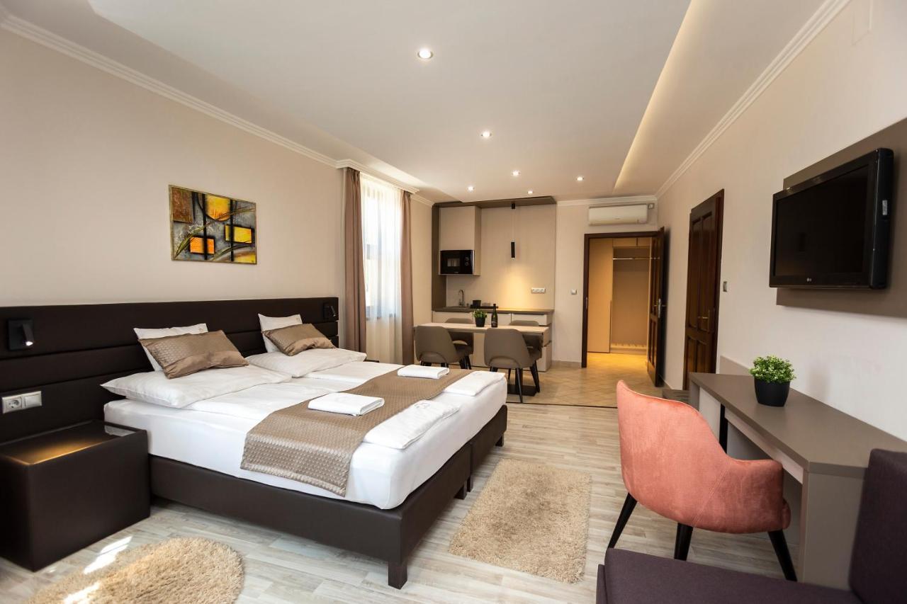 Vegvar Spa Apartman Gyula Bagian luar foto