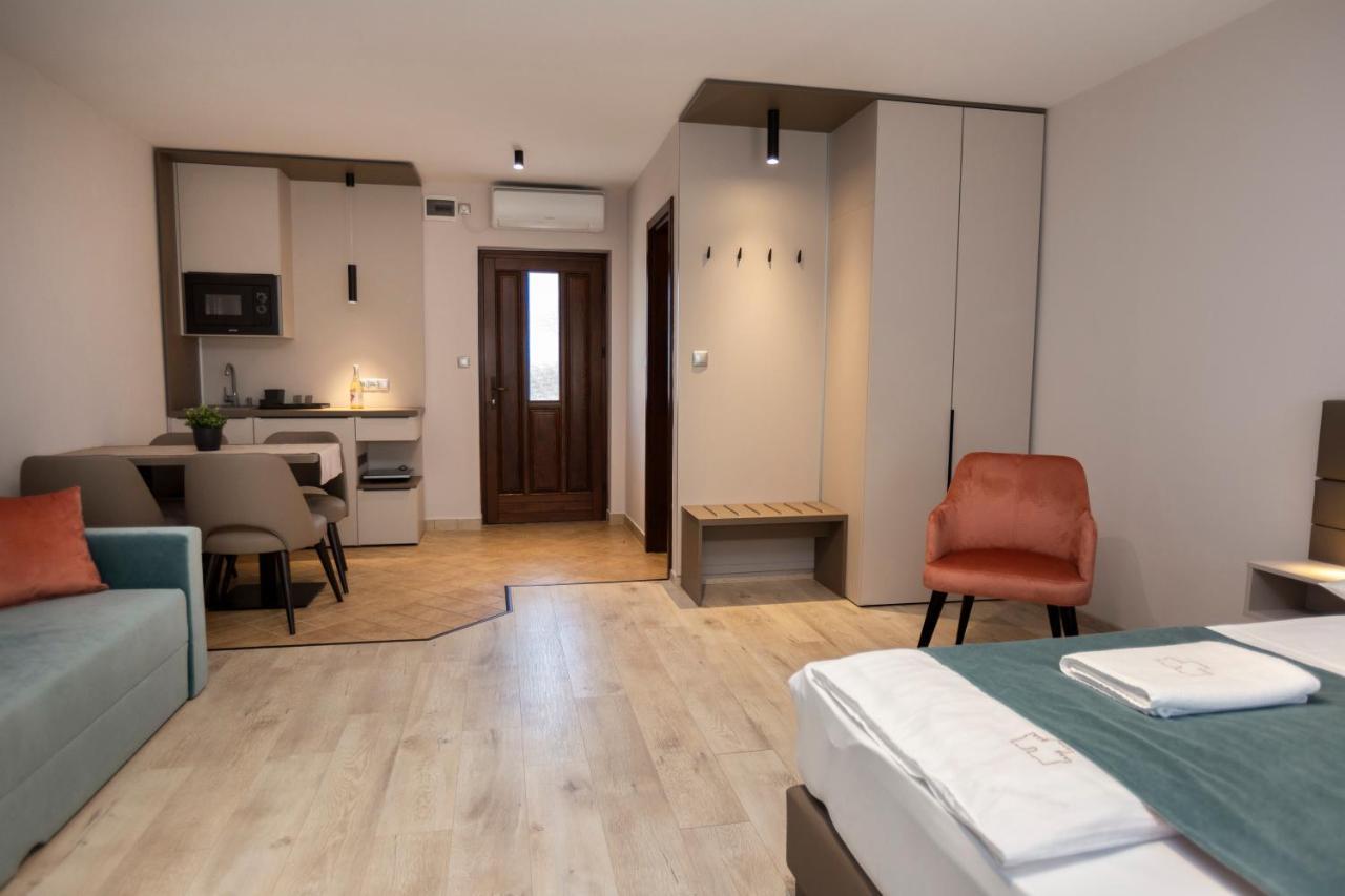 Vegvar Spa Apartman Gyula Bagian luar foto