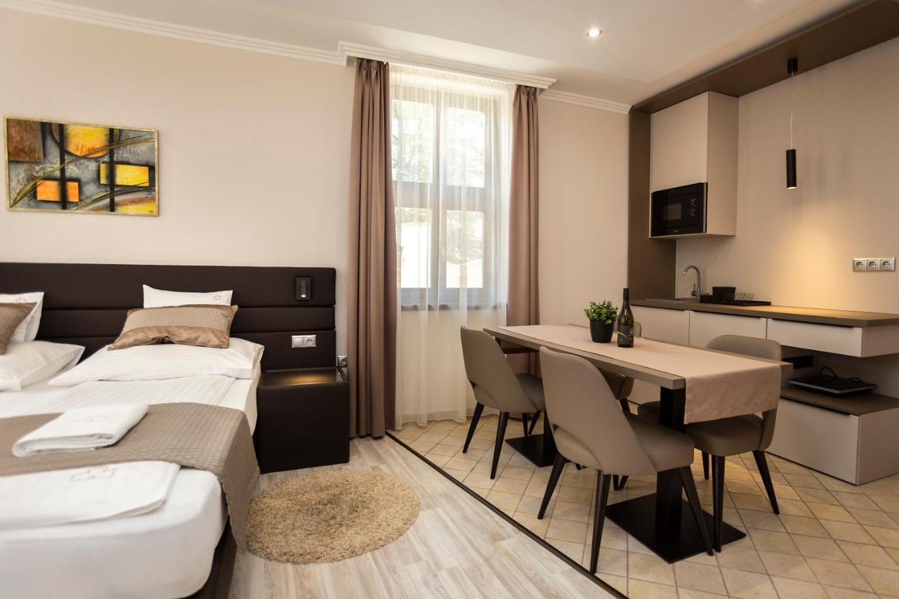 Vegvar Spa Apartman Gyula Bagian luar foto