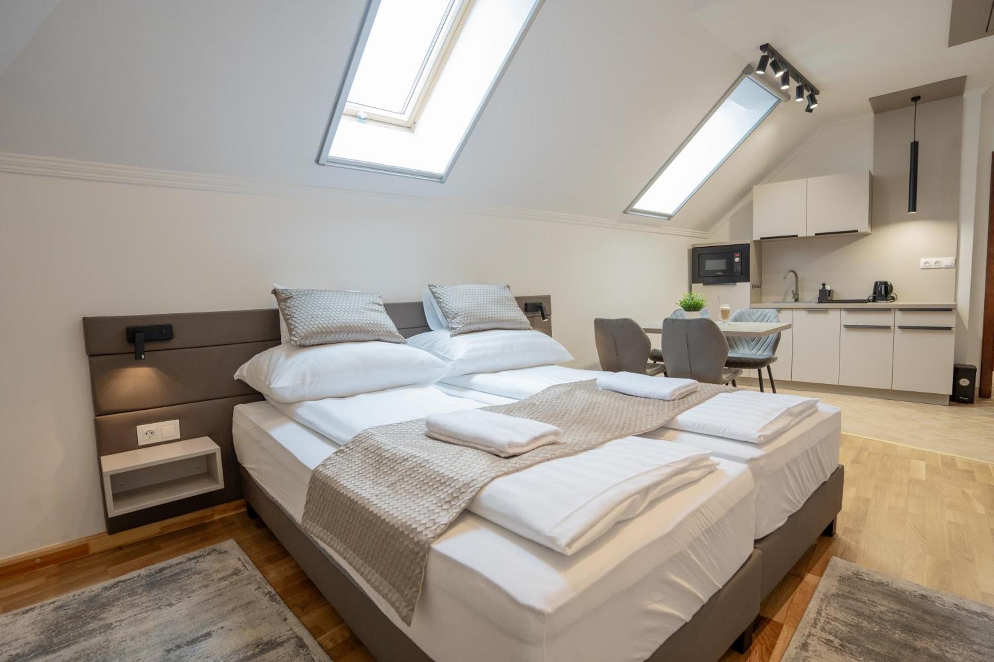 Vegvar Spa Apartman Gyula Bagian luar foto