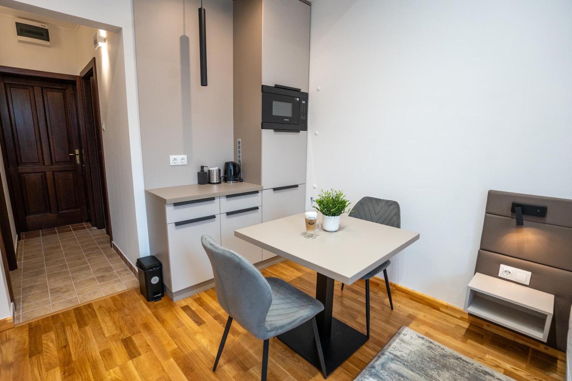 Vegvar Spa Apartman Gyula Bagian luar foto