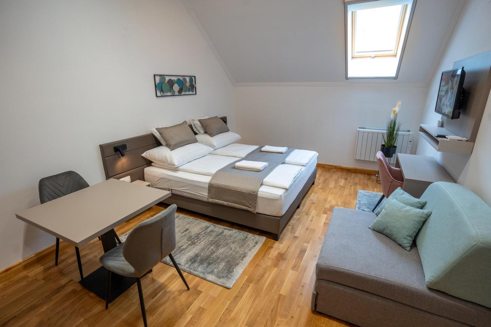 Vegvar Spa Apartman Gyula Bagian luar foto