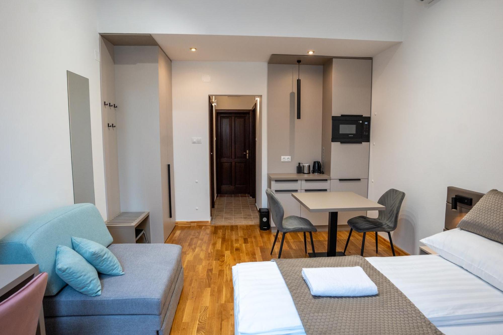 Vegvar Spa Apartman Gyula Bagian luar foto